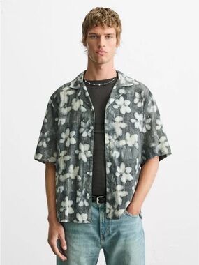 Zara Short-Sleeve Floral Button-Up Shirt in Charcoal & Off-White